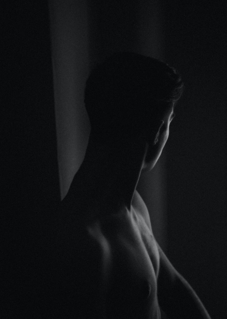 Шея - эрогенная зона мужчины