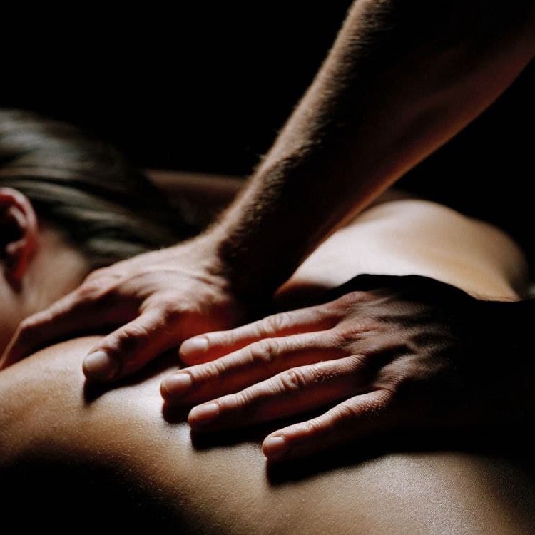 Женский оргазм: можно ли научиться достигать пика наслаждения и как может помочь эромассаж?