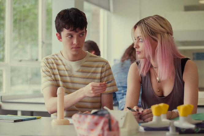 Кадр из сериала “Половое воспитание”